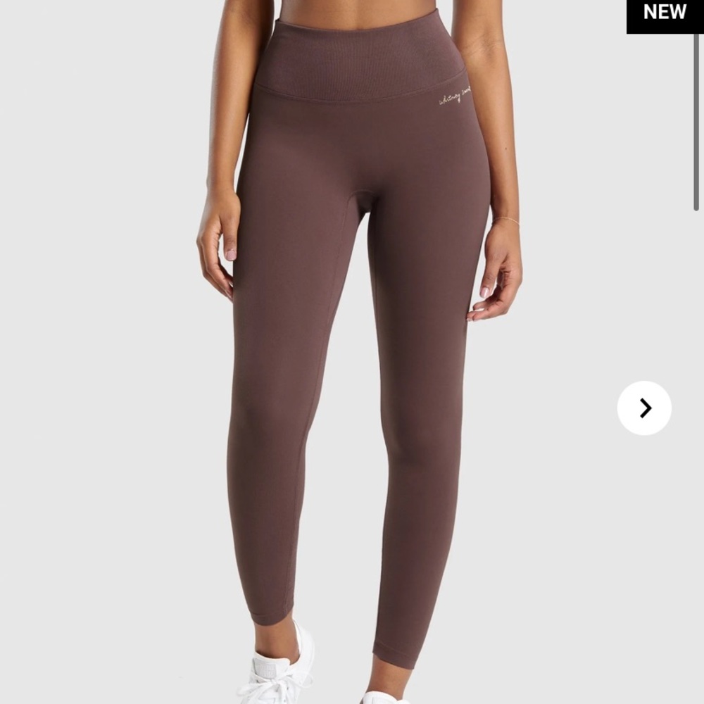 ISO!!!!! LOOKING FOR WHITNEY SIMMONS X GYMSHARK